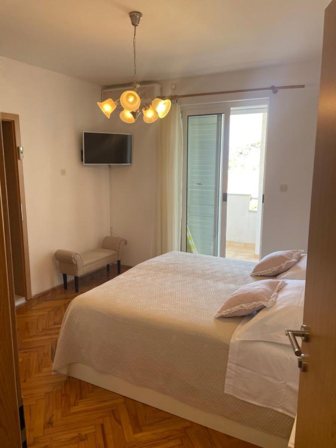 Apartmani Isabella - Ilda Radonic Єлса Екстер'єр фото