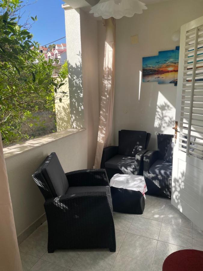 Apartmani Isabella - Ilda Radonic Єлса Екстер'єр фото