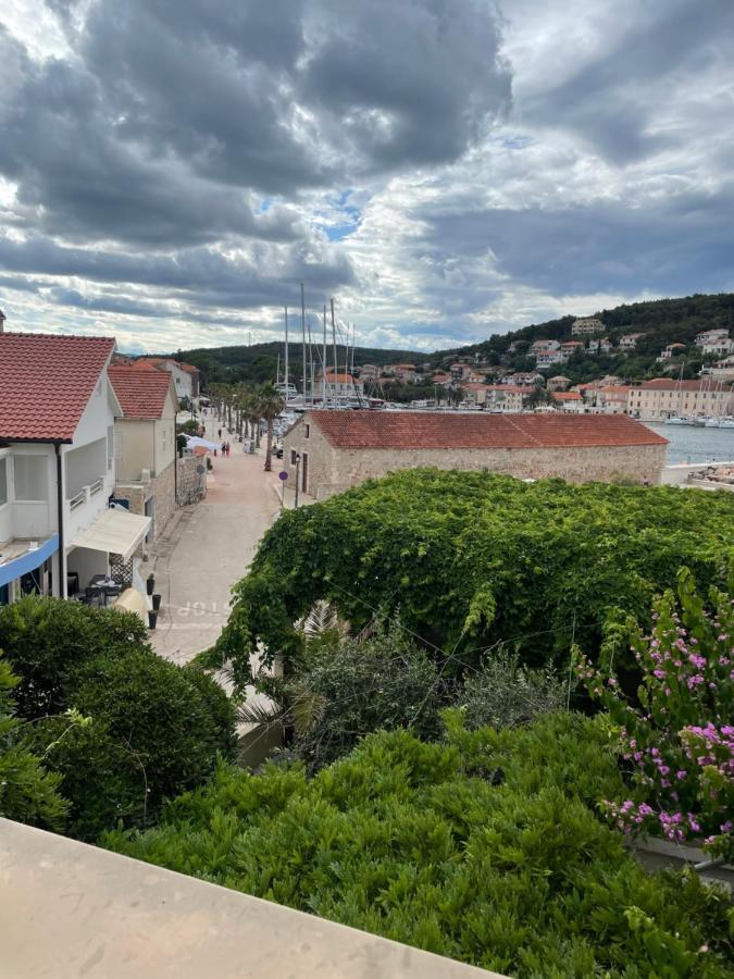 Apartmani Isabella - Ilda Radonic Єлса Екстер'єр фото