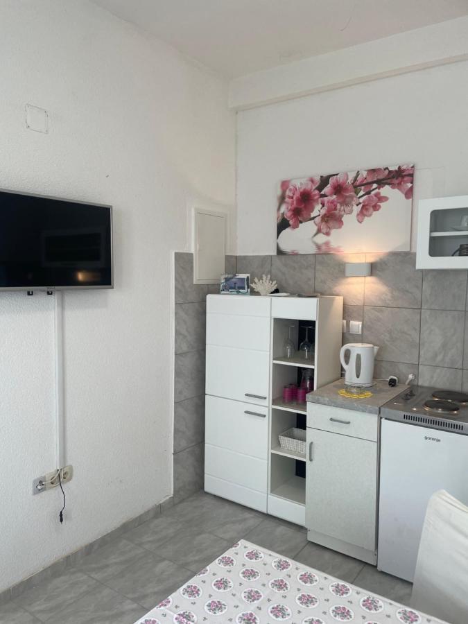 Apartmani Isabella - Ilda Radonic Єлса Екстер'єр фото