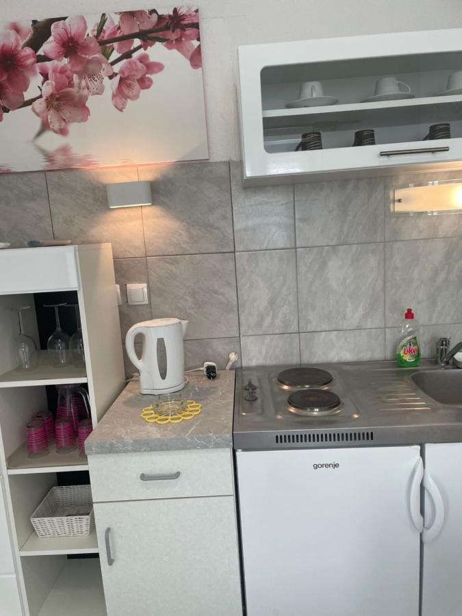 Apartmani Isabella - Ilda Radonic Єлса Екстер'єр фото