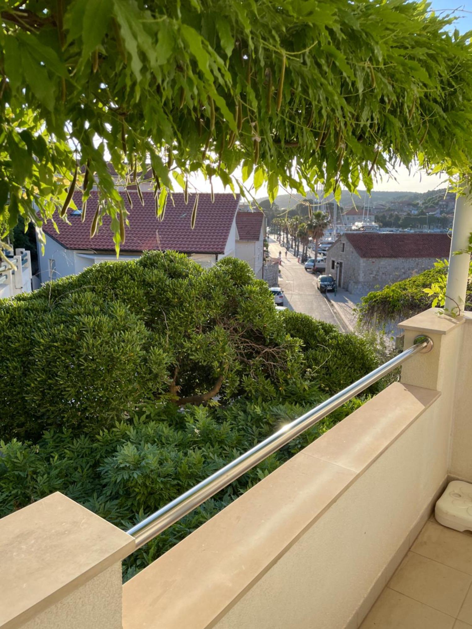 Apartmani Isabella - Ilda Radonic Єлса Екстер'єр фото