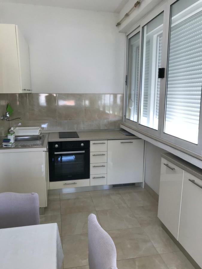 Apartmani Isabella - Ilda Radonic Єлса Екстер'єр фото