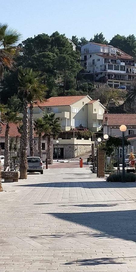 Apartmani Isabella - Ilda Radonic Єлса Екстер'єр фото